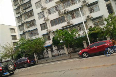 城南康城福地3室1厅1卫92m2精装修